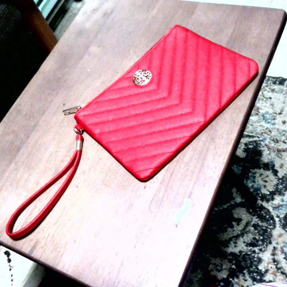 Rebecca & Rifka Smooth Vegan Leather Chevron Quilted Wristlet Wallet
